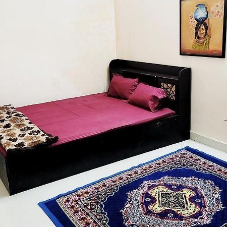 Hotel Advaitam Ujjain Esterno foto