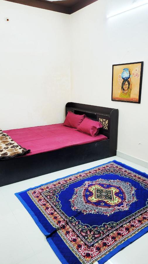 Hotel Advaitam Ujjain Esterno foto